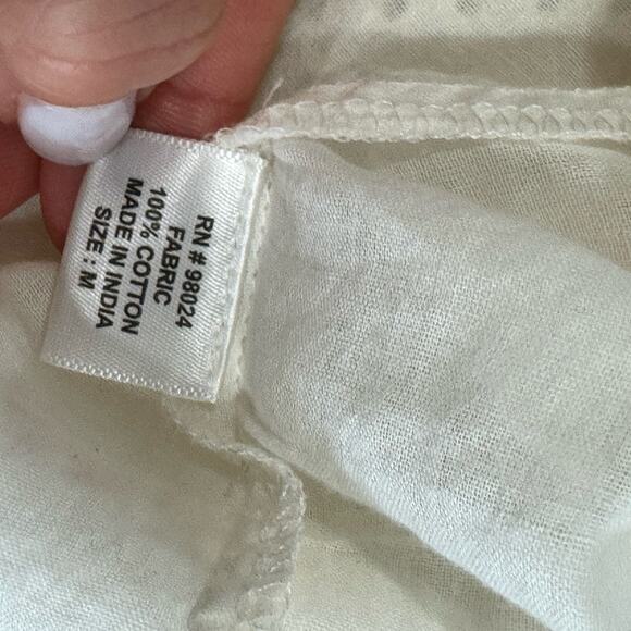 Jennifer & Grace Ivory Cotton Eyelet Ruffled Top Size M - Picture 7 of 8